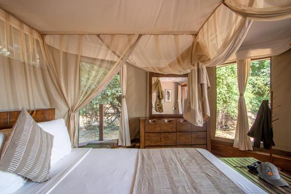 写真にはMfuwe市にあるMopani Safari Lodgeが写っています。