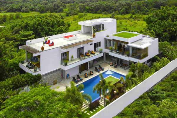 A la foto es mostra l'objecte Villa White Skies situat a la ciutat de Khok Kloi.