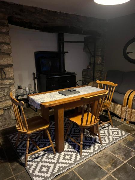 A la foto es mostra l'objecte Lanigans cottage situat a la ciutat de Inistioge.