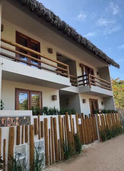 A la foto es mostra l'objecte J-Lov Aparts situat a la ciutat de Jericoacoara.