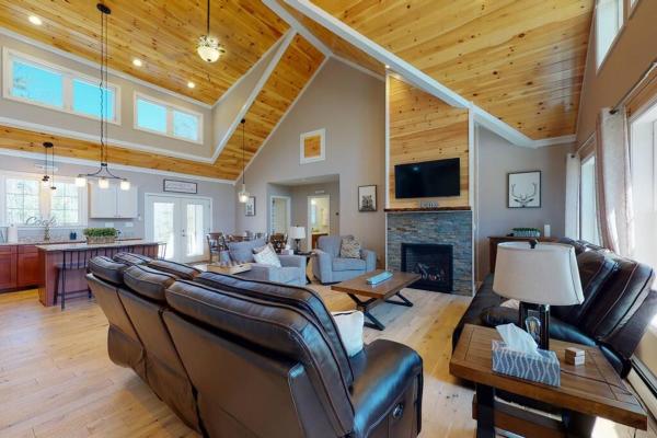 På billedet ses objektet Gorgeous Conway Home A/C, Hot Tub & Full Game Room beliggende i byen Conway.