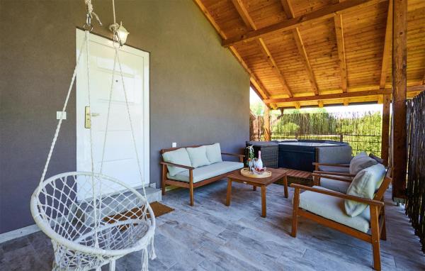 A la foto es mostra l'objecte Lovely Home In Sisinec situat a la ciutat de Stari Brod.