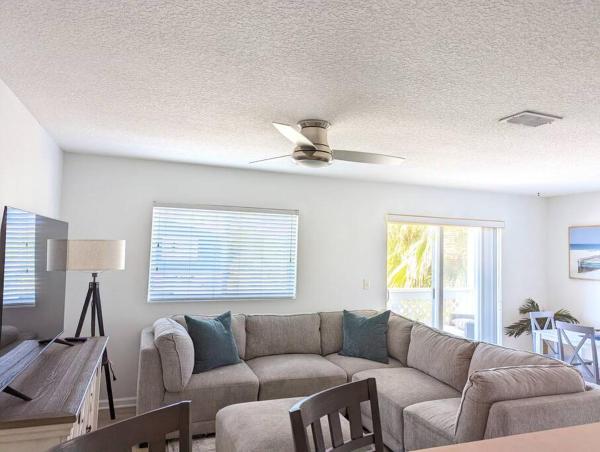 照片显示了位于Atlantic Beach市的Be A Nomad - Lovely Neptune Beach 2bed, Monthly物件。