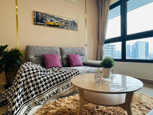 MVD19#Family Suite 8pax 3 Rooms M Vertica Velocity Mall Cheras IKEA Mytown Short Walk to MRT & LRT Maluri, Kuala Lumpur