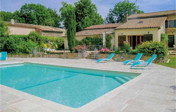 Na fotografii je vidět objekt Awesome Home In Souvigne nacházející se ve městě Romans.