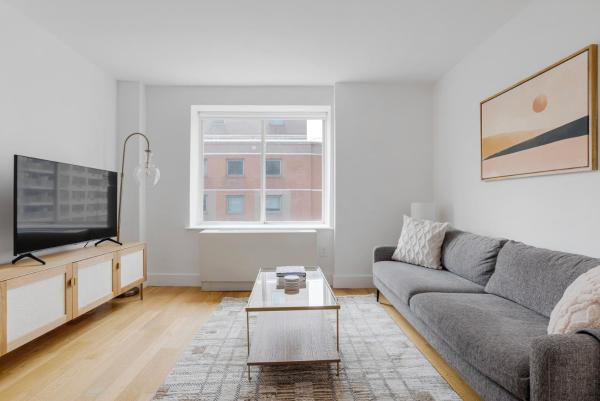 East Village 2br w doorman nr Union Square NYC-1155, New York