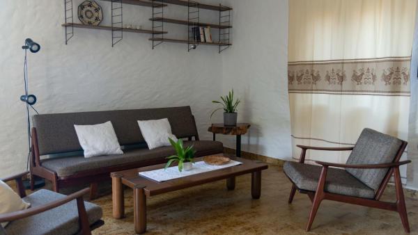 A la foto es mostra l'objecte Casa Cedro situat a la ciutat de Budoni.