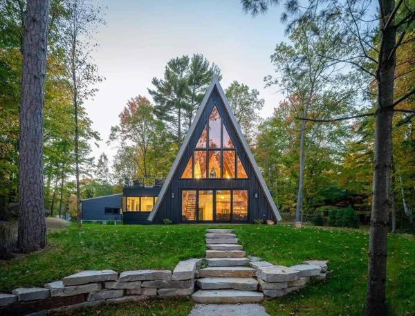 På bildet vises objektet A-Frame Serenade - Luxury Amidst Nature's Symphony som ligger i byen Buffalo.