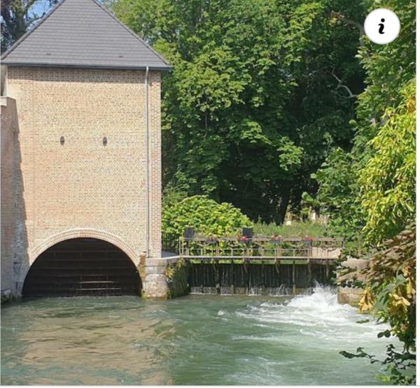 A la foto es mostra l'objecte Gîte du Moulin Pidoux situat a la ciutat de Wisques.