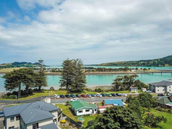 Nella foto è visibile l'oggetto Kopu Cottage - in the heart of Raglan. situato nella città di Raglan.