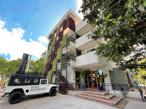 Na zdjęciu widoczny jest obiekt Hotel Dumaguete położony w mieście Dumaguete.
