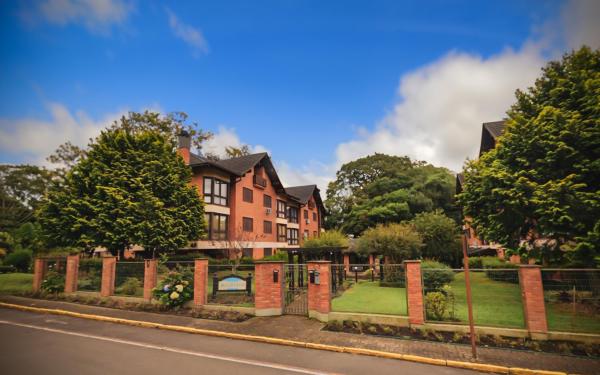 A la foto es mostra l'objecte Jardins do Bugannvilias situat a la ciutat de Gramado.