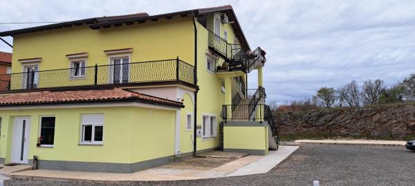 Nella foto è visibile l'oggetto Apartman Emily situato nella città di Čavle.