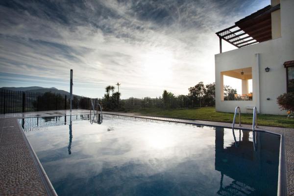 Na zdjęciu widoczny jest obiekt Cretan Crest Villa położony w mieście Spílion.