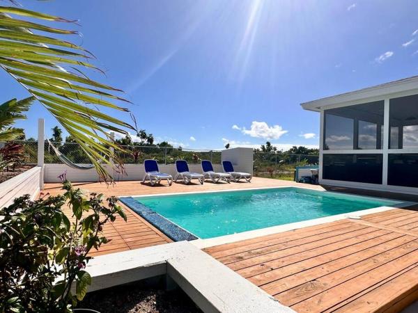 På billedet ses objektet Palm Villa Bahamas beliggende i byen Cockburn Town.