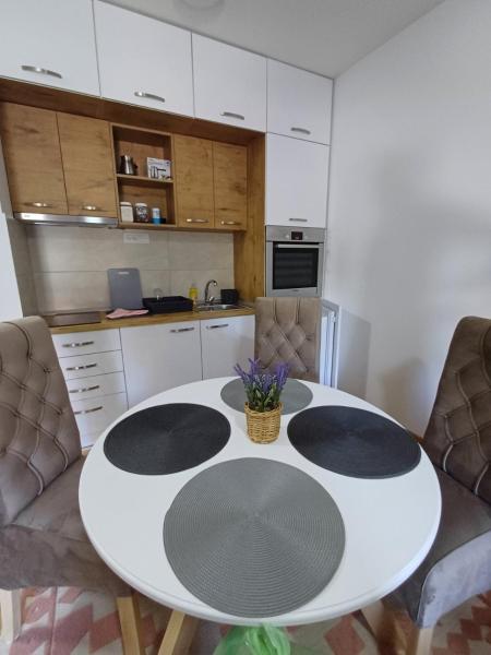 Nella foto è visibile l'oggetto Apartman Bulatovic situato nella città di Čajetina.