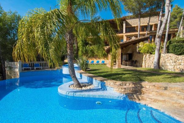 Na zdjęciu widoczny jest obiekt Ferienhaus für 12 Personen ca 400 m in Son Macià, Balearen Mallorca położony w mieście Son Macia.