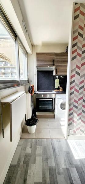 Foto 2: Studio & Expansive Terrace: Urban Oasis in Paris!