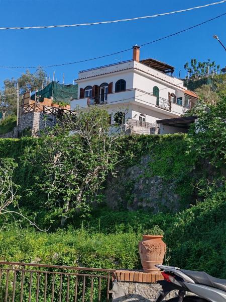 Kuva 7: View on bay and charming houses Mediterranea e Capricorno