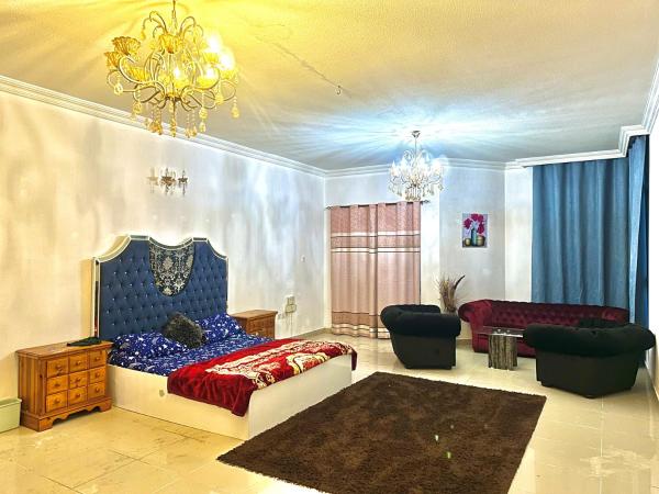 På billedet ses objektet Tranquil Haven King Bed Ensuite Fully Furnished Bedroom beliggende i byen Ajman.