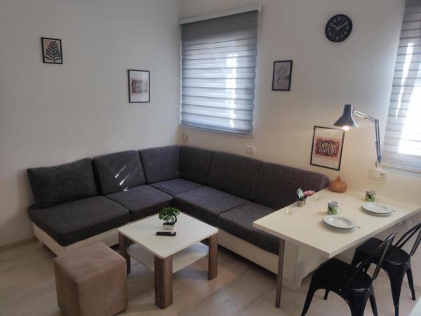 A la foto es mostra l'objecte Apartment 101 situat a la ciutat de Mostar.