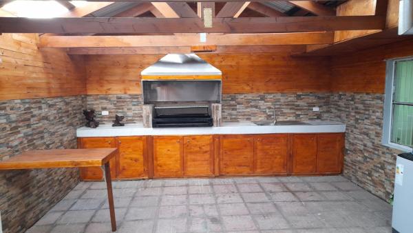 A la foto es mostra l'objecte Cómoda casa con Quincho situat a la ciutat de Talcahuano.
