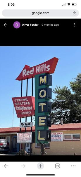 A la foto es mostra l'objecte Redhills Motel & RV Park situat a la ciutat de Protection.