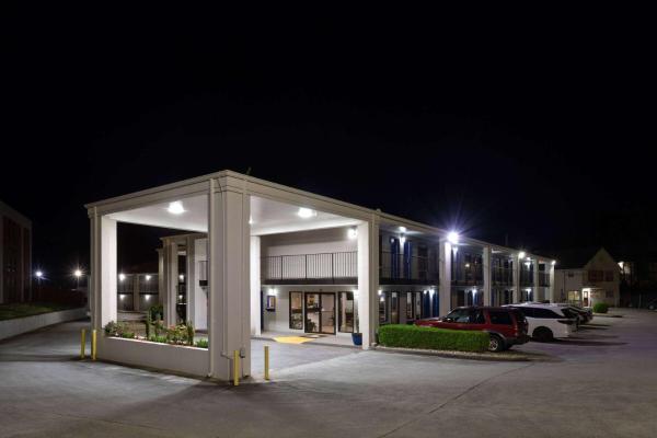 Op de foto is het object Days Inn by Wyndham Douglasville-Atlanta-Fairburn Road te zien, gelegen in de stad Douglasville.