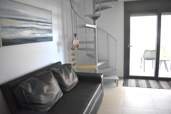 A la foto es mostra l'objecte Konan's cosy condo situat a la ciutat de Kastellákia.