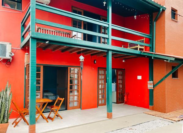 På billedet ses objektet Sagui Hostel beliggende i byen Florianópolis.