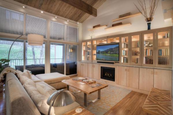 A la foto es mostra l'objecte Tamarron Gambel Oak 787 - Elevated Escape - Durango CO situat a la ciutat de Durango.
