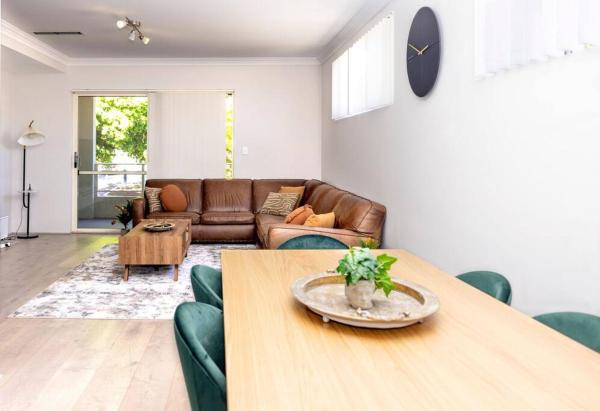 Nella foto è visibile l'oggetto Urban Retreat CBD Perth House 4BR 3BA 2PK SLEEP 8! situato nella città di Perth.