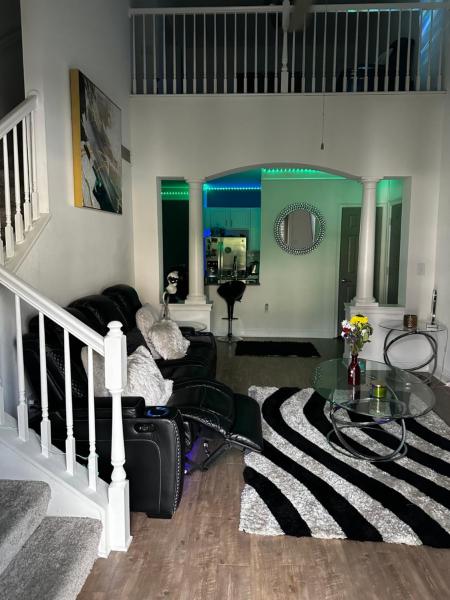 Na fotografii je vidět objekt Lavish 1BR Loft in Buckhead nacházející se ve městě Atlanta.