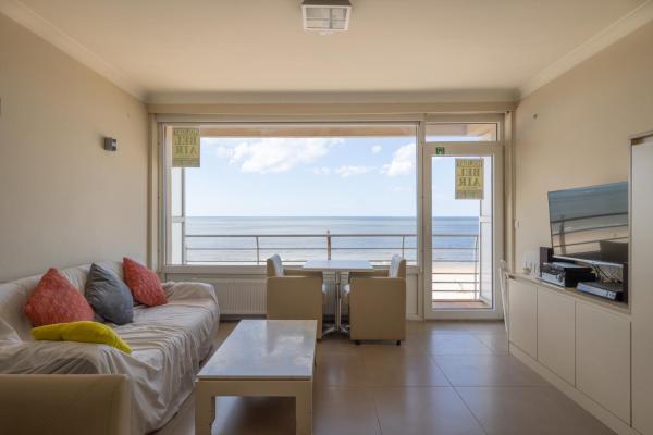 Renovated Studio with Amazing Seaview T119, Ostende