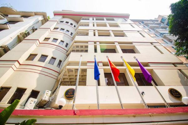 照片显示了位于Joār Sāhāra市的Hotel Suite Palace Baridhara物件。
