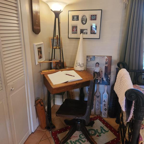 A la foto es mostra l'objecte The Disciplinarium at Ironwood Terrace situat a la ciutat de Phoenix.