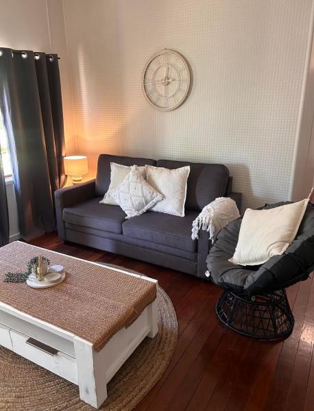 Na fotografii je vidět objekt Cosy Town House, Sleeps 8 people nacházející se ve městě Mount Isa.