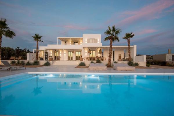 På billedet ses objektet Moderne Villa mit Pool und Meerblick beliggende i byen Pounda.