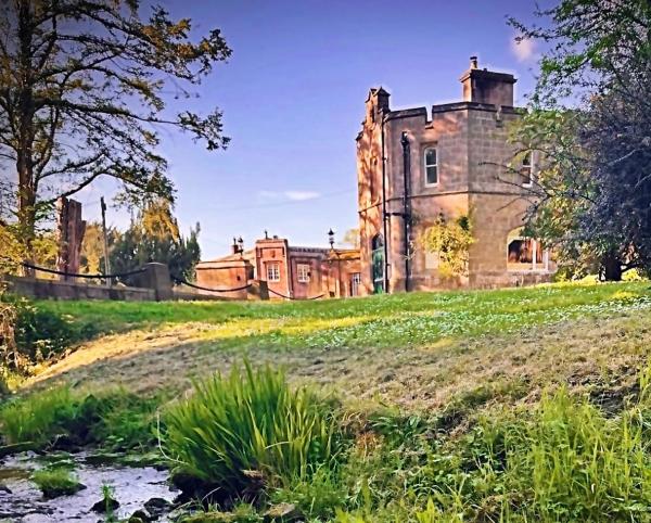 A la foto es mostra l'objecte East Lodge - Chillingham Castle situat a la ciutat de Alnwick.