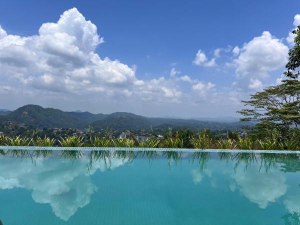 A la foto es mostra l'objecte 88th Hanthana situat a la ciutat de Kandy.