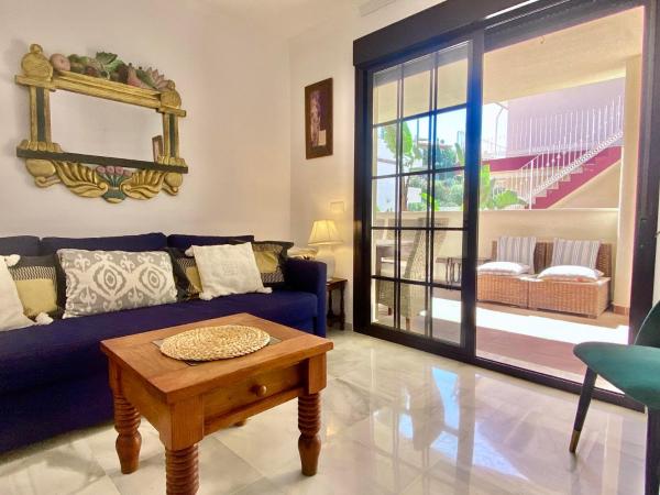 Residencial Mediterraneo Golf Two-bedroom Apartment - Benalmádena