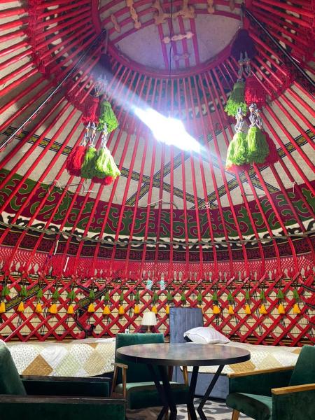 A la foto es mostra l'objecte Turan Handmade Yurt with Heated Floors situat a la ciutat de Dzhol-Golot.