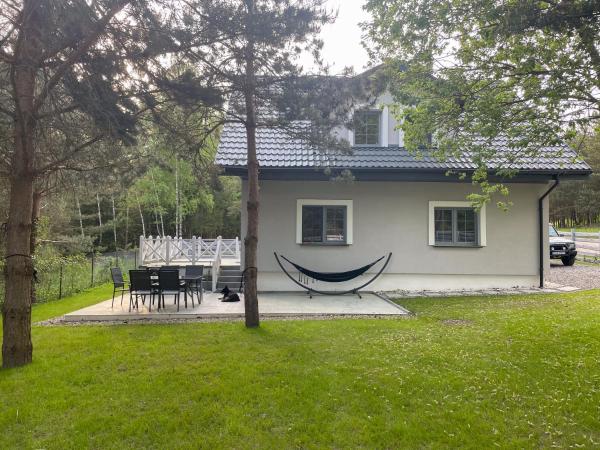 En la foto se muestra el objeto Dom na Mazurach Sasek Wielki z balią ubicado en la ciudad de Linowo.