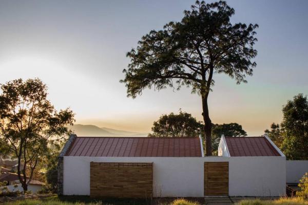 A la foto es mostra l'objecte Casa Alrededor de un Pino situat a la ciutat de Mazamitla.