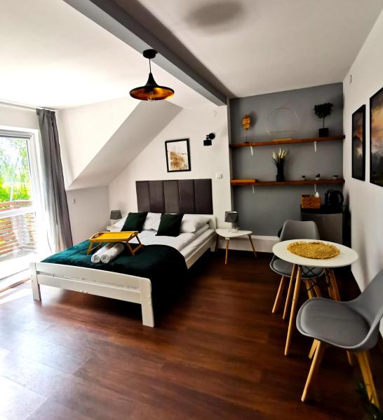 Na fotografii je vidět objekt Srokówka Resort nacházející se ve městě Dąbrówka.
