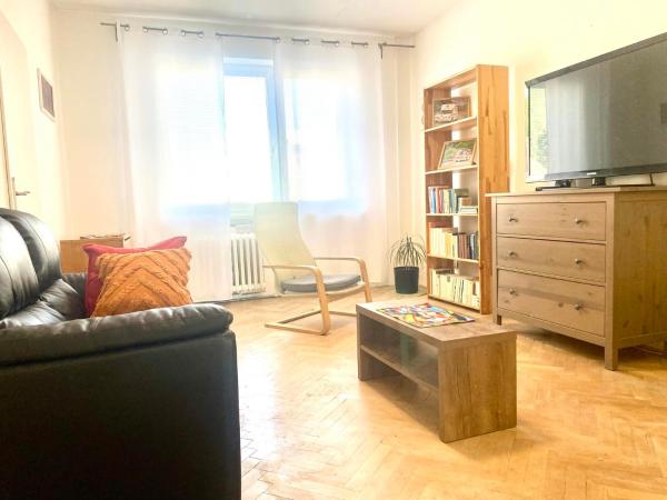 Na fotografii je vidět objekt Apartmán Tatra Kopřivnice nacházející se ve městě Kopřivnice.