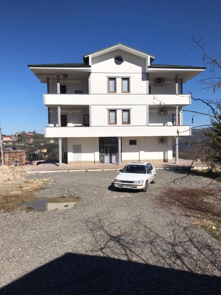 Στη φωτογραφία φαίνεται το αντικείμενο Sakin Köy Evi που βρίσκεται στην πόλη Çukurçayır.