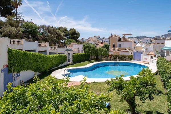 Na fotografii je vidět objekt Casa Melsepa nacházející se ve městě Nerja.