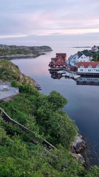 A la foto es mostra l'objecte Loft Apartment situat a la ciutat de Hellesøy.