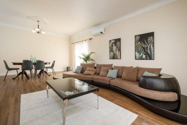 A la foto es mostra l'objecte Dalveen situat a la ciutat de Populo.